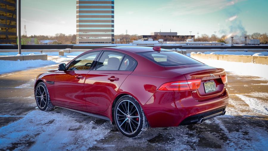  Jaguar XE S AWD 2017 года  (NA) (фото 15 из 16)